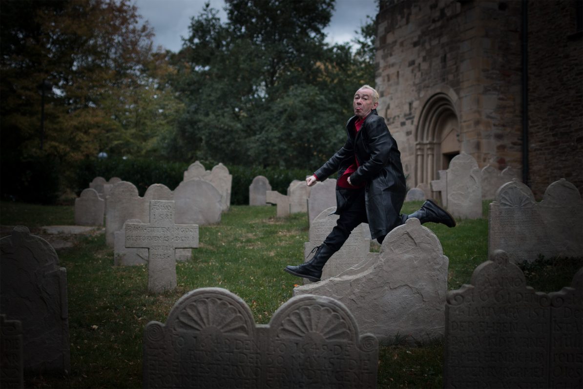 comedy auf dem Friedhof