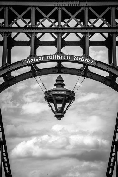 Kaiser Wilhelm Brücke Lampe